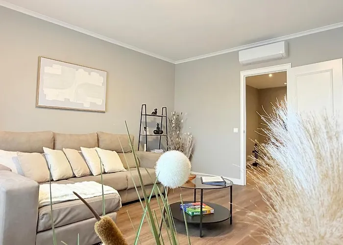 The Beacon - Cosy & Comfort דירה *